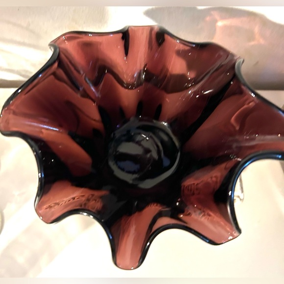 Vintage Amethyst Ruffle Blown Art Glass Bowl, circa 1960s - Picture 5 of 7